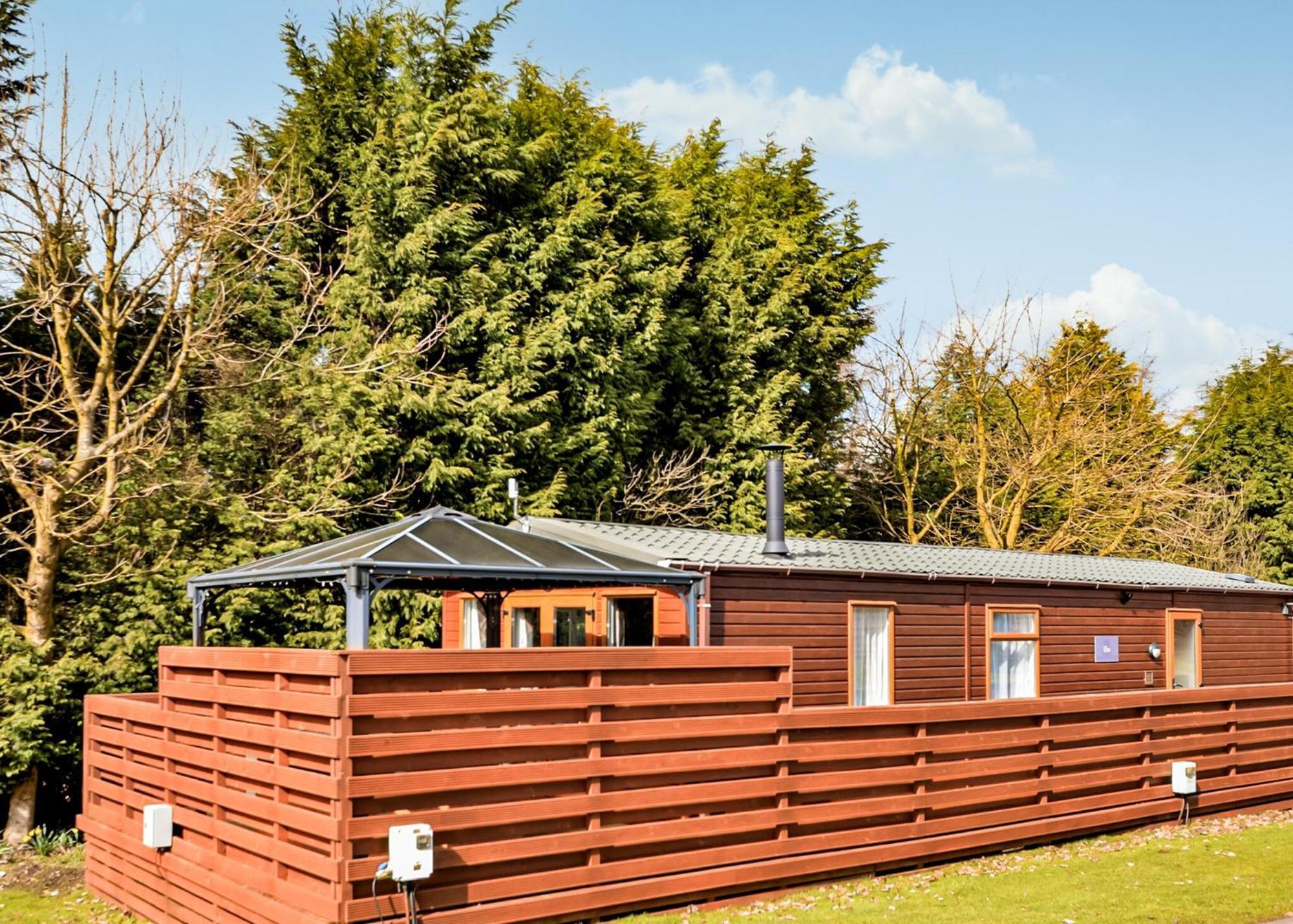Longnor Wood Holiday Park المظهر الخارجي الصورة