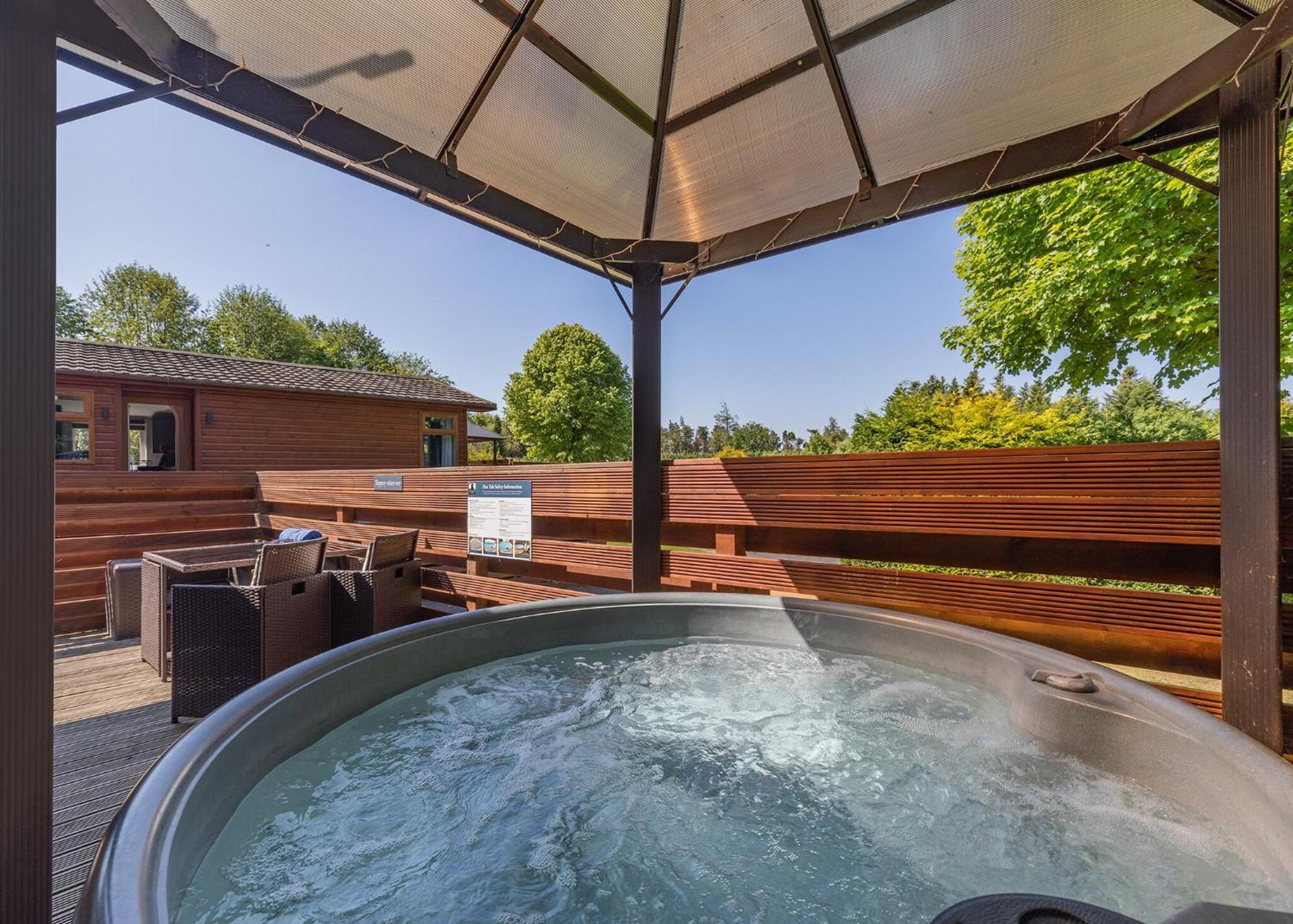 Longnor Wood Holiday Park المظهر الخارجي الصورة