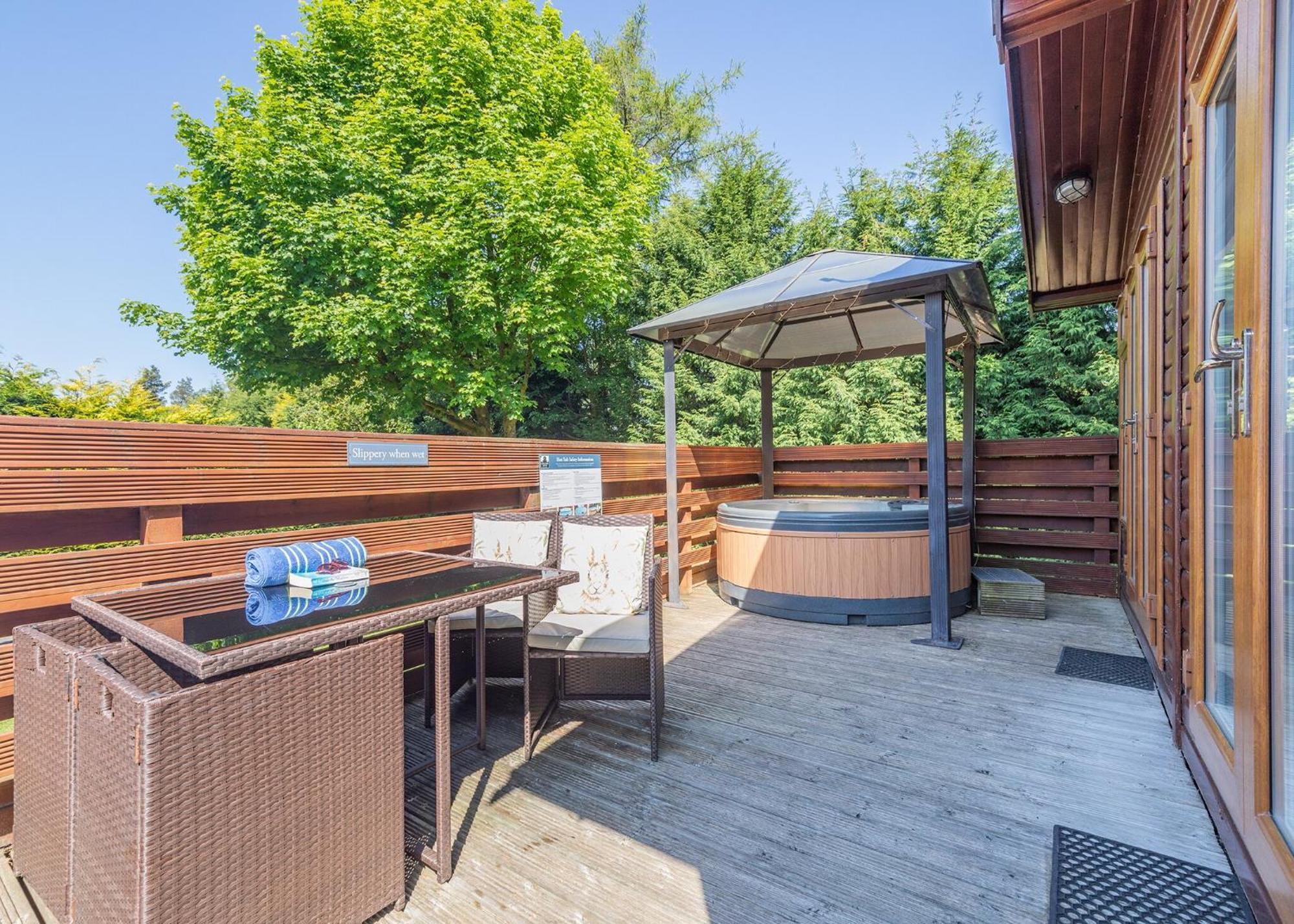 Longnor Wood Holiday Park المظهر الخارجي الصورة